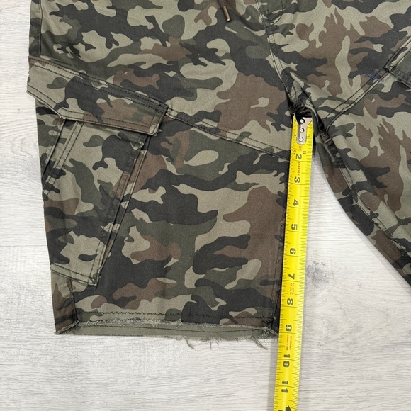 Jeaniologie Men's Camouflage Cargo Shorts Size 36 - Picture 10 of 17
